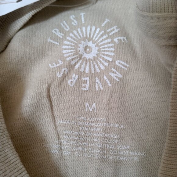 Trust The Universe Shirt Medium Cropped Im An Angel Floral Studded Crop Top Tan - Picture 10 of 15